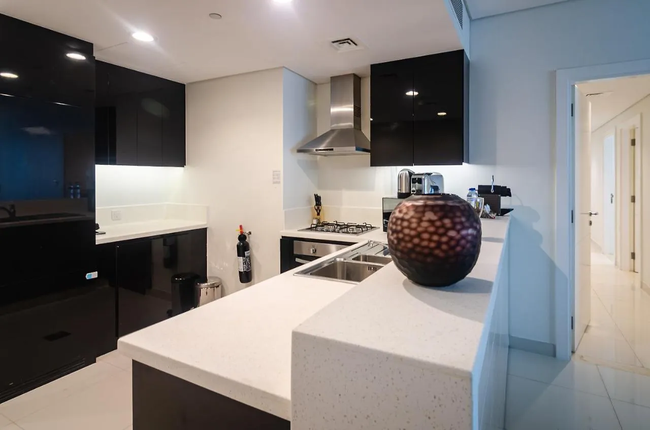 Oskena Vacation Homes-Damac Maison Canal View Dubai Apartment
