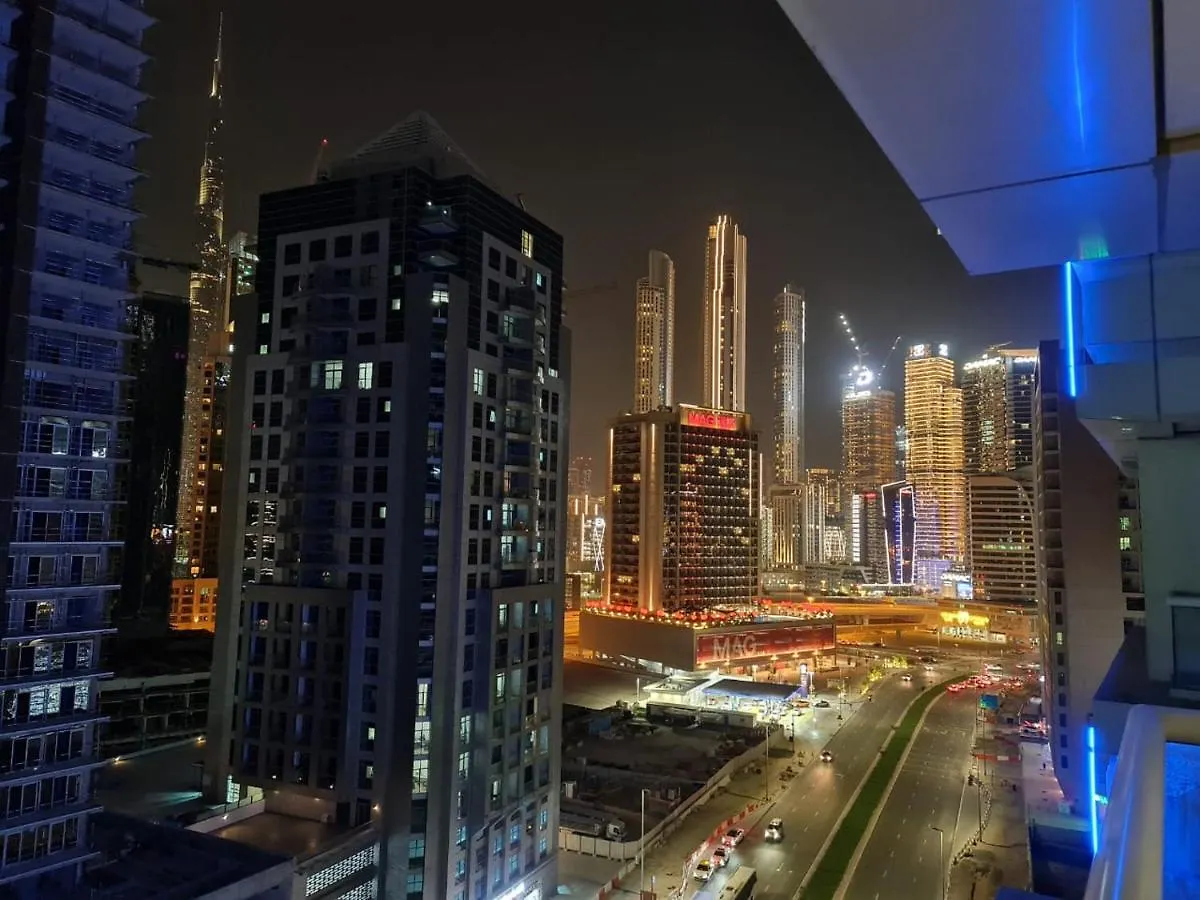 Oskena Vacation Homes-Damac Maison Canal View Dubai 0*,